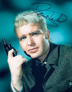 Derren Nesbitt autograph