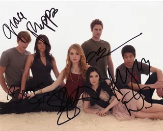 The Nine Lives of Chloe King autograph