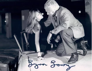 Lynn Lowry autograph