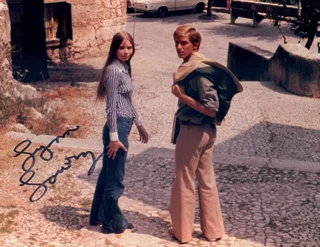 Lynn Lowry autograph