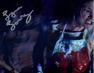 Lynn Lowry autograph