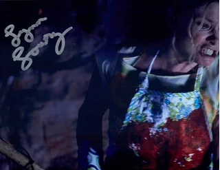 Lynn Lowry autograph