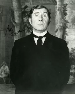 Nigel Hawthorne autograph