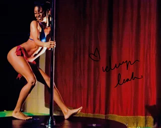 Devyn Leah autograph