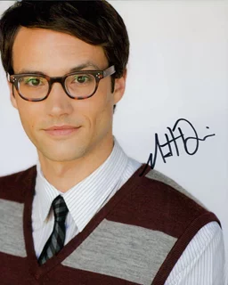 Matthew Davis autograph