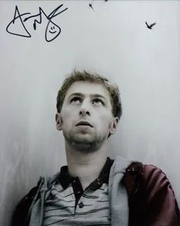 Aaron Monaghan autograph