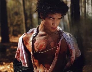 Tyler Posey autograph