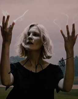 Kirsten Dunst autograph