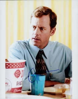 Greg Kinnear autograph