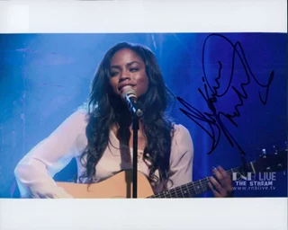 Shanica Knowles autograph