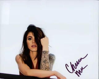 Chelsea Mee autograph