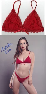 Brooke Eva autograph