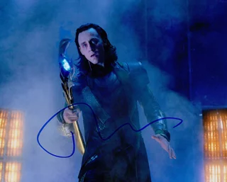 Tom Hiddleston autograph