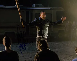 Jeffrey Dean Morgan autograph