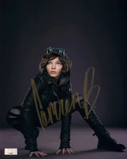 Camren Bicondova autograph