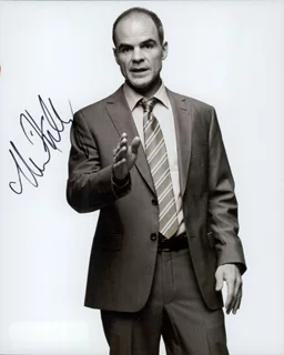 Michael Kelly autograph