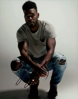 Luke James autograph