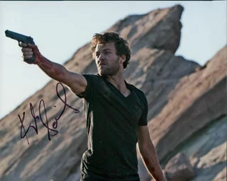 Kyle Schmid autograph