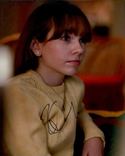 Holly Taylor autograph