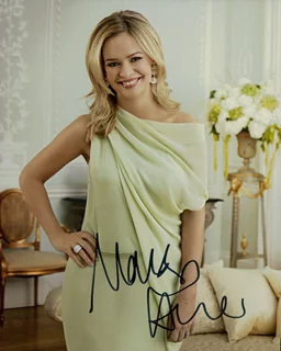 Marissa Hermer autograph