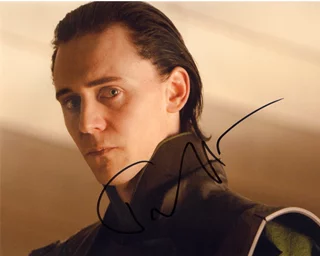 Tom Hiddleston autograph