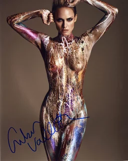 Amber Valletta autograph