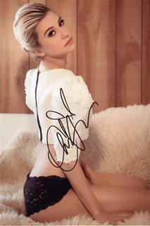 Chelsea Kane autograph
