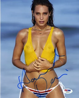 Hannah Davis autograph