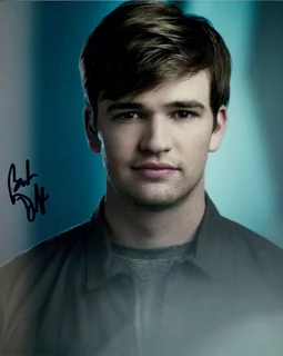 Burkely Duffield autograph