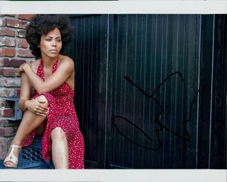 Amirah Vann autograph
