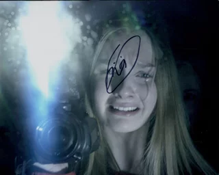 Olivia DeJonge autograph