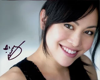 Ivory Aquino autograph