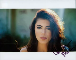 Chelsea Mee autograph