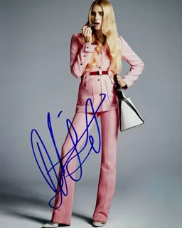 Dree Hemingway autograph
