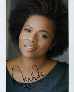 Deja Dee autograph