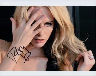 Poppy Delevingne autograph