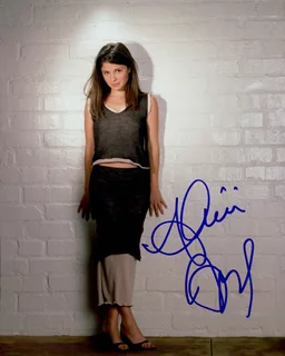 Shiri Appleby autograph