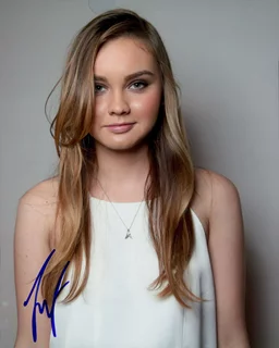 Liana Liberato autograph