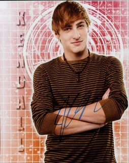 Kendall Schmidt autograph