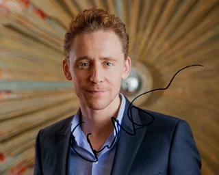 Tom Hiddleston autograph