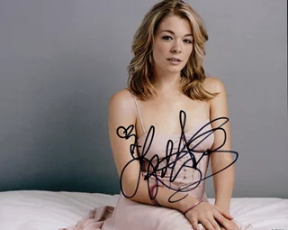 Leann Rimes autograph