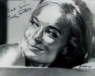 Shirley Eaton autograph