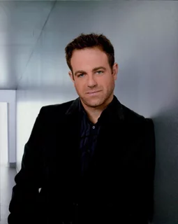 Paul Adelstein autograph
