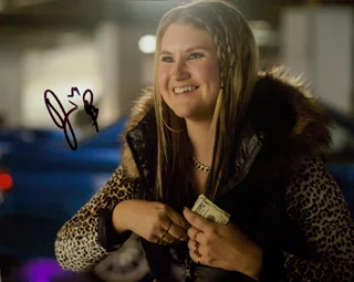 Jillian Bell autograph