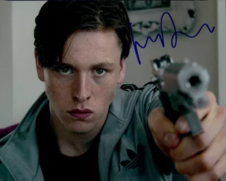 Harris Dickinson autograph