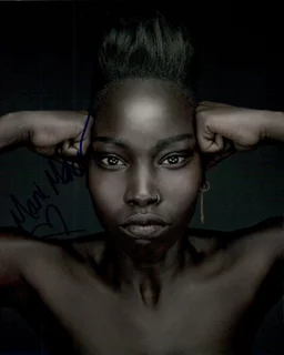 Mari Malek autograph