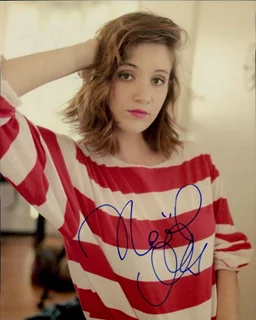 Noel Wells autograph
