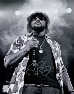 ScHoolboy Q autograph