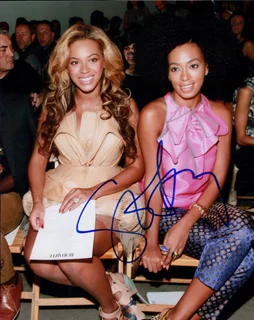 Solange Knowles autograph