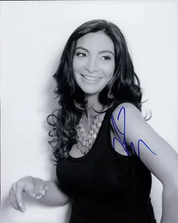 Courtney Mazza autograph